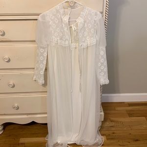 VTG Nightgown and Robe Bridal SZ Small Floral Lace Sheer Long White Lingerie
